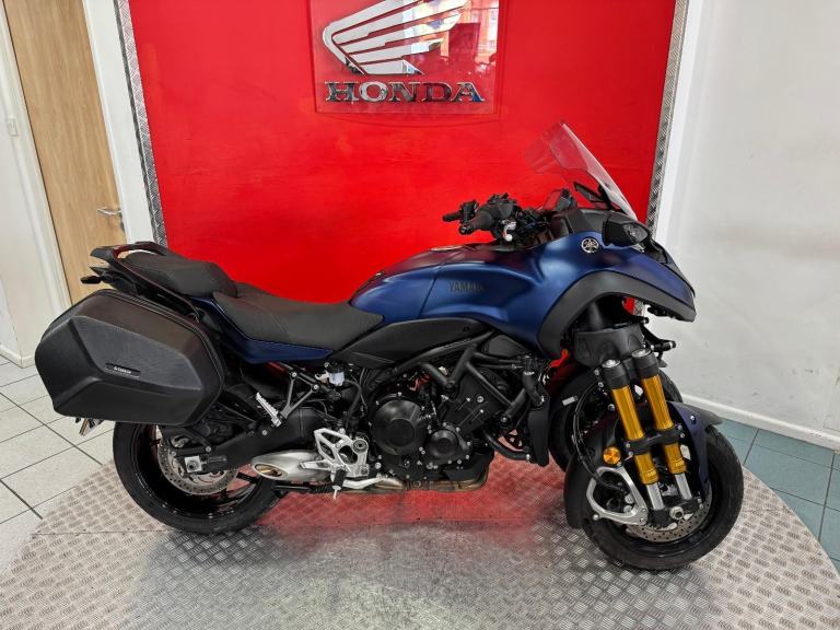2021 '71' Yamaha Niken GT