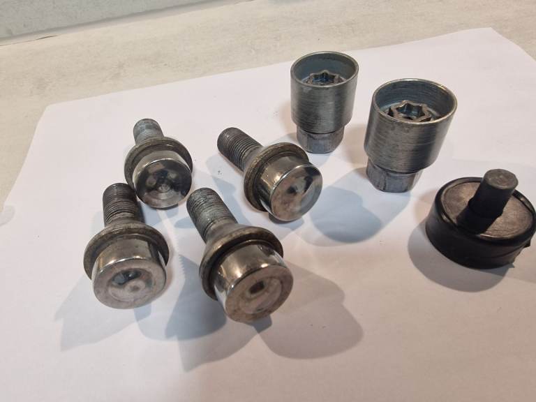 Wheel locks genuine Peugeot Boxer 