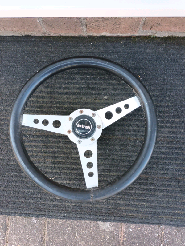 Classic mini, Astrali leather 13in steering wheel. 