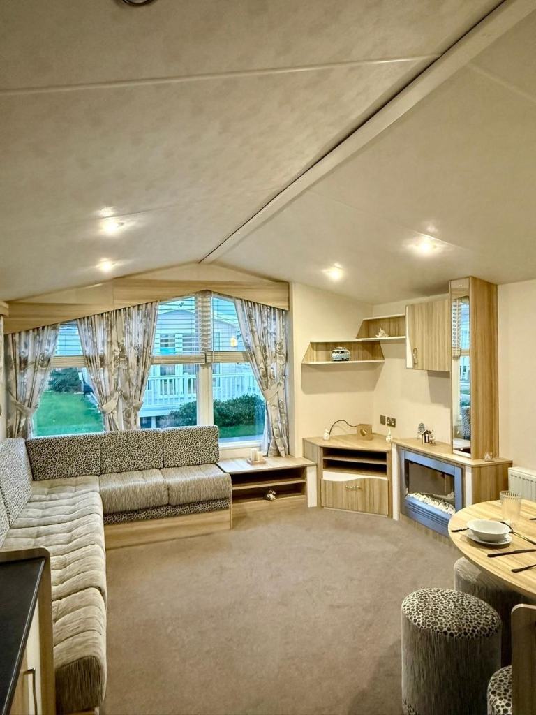 2012 WILLERBY EDEN - DIRECT BEACH ACCESS - RESTURANT + SPA