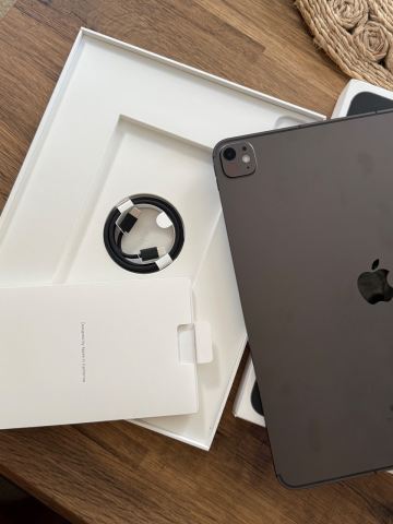 Apple iPad Pro 13-inch (M4) 256GB Cellular - Like New, £750.00 for