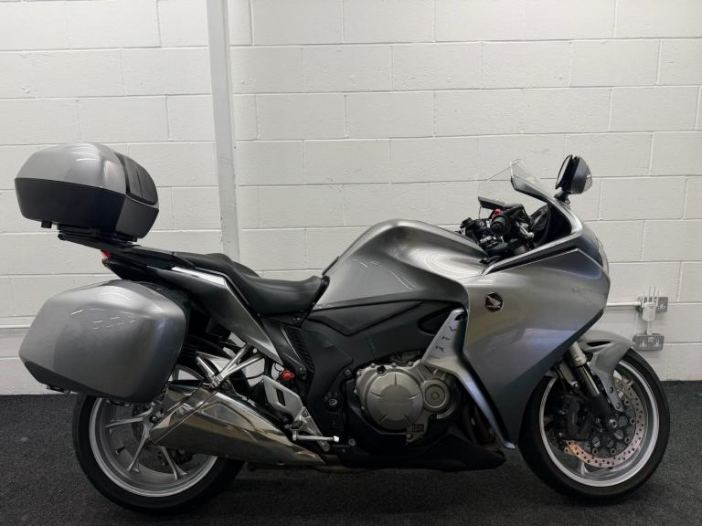HONDA VFR1200F ABS ** Full Luggage - 12 Months MOT - 9506 miles **