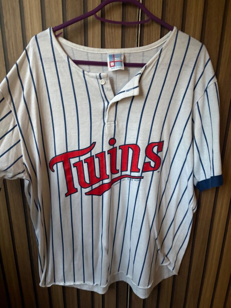 Vintage Garan Inc. Twins Baseball Jersey T-Shirt Size L