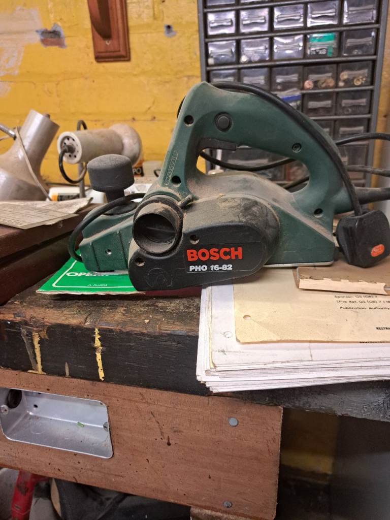 Bosch PHO 15-82 Electric Planer – Fair Condition