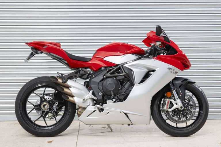 MV Agusta F3 675 Manual