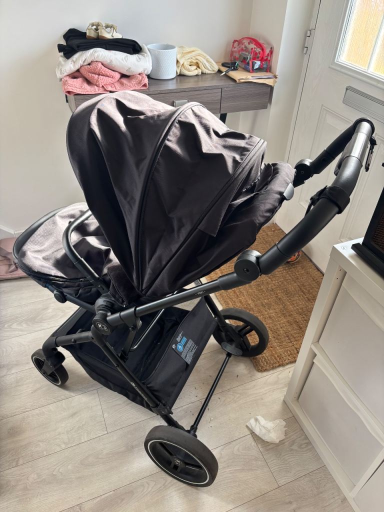 Kindakraft pram/stroller