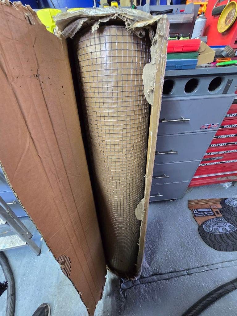 4ft x 100ft roll of mesh fencing ideal for small animals or birds