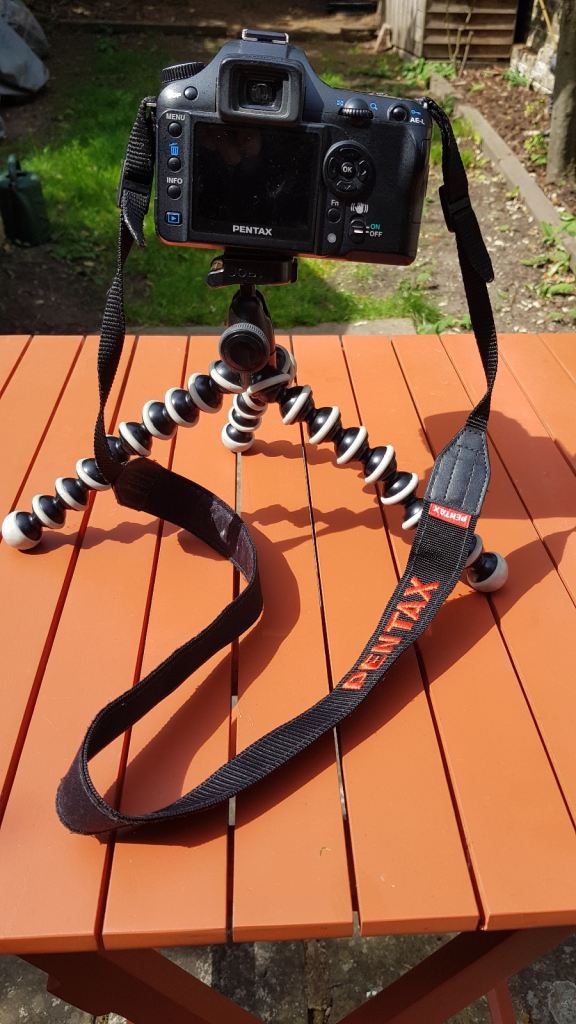 Gorilla style mini tripod for DSLR and Mirrorless cameras