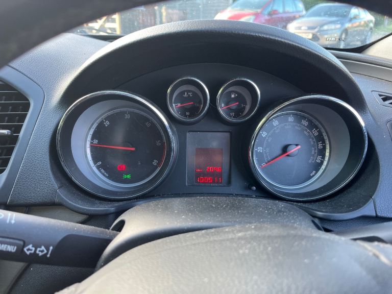 Vauxhall, INSIGNIA, Hatchback, 2010, Manual, 1956 (cc), 5 doors