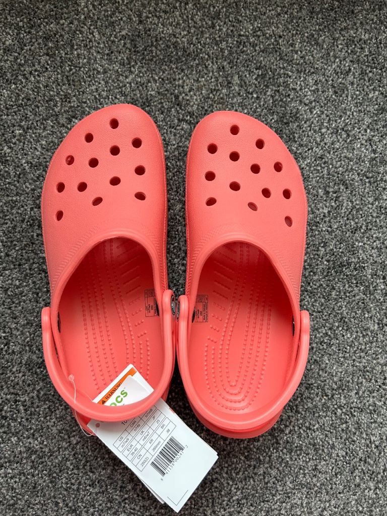 Crocs Ladies Size 7 BNWT Watermelon 