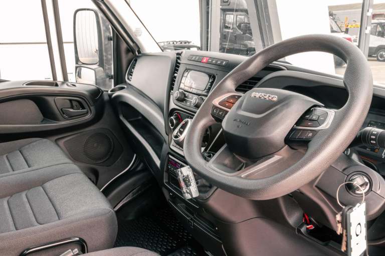 IVECO DAILY 2025 180BHP 7.2T HIMATIC TWIN DECK CAR TRANSPORTER RECOVERY TRUCK