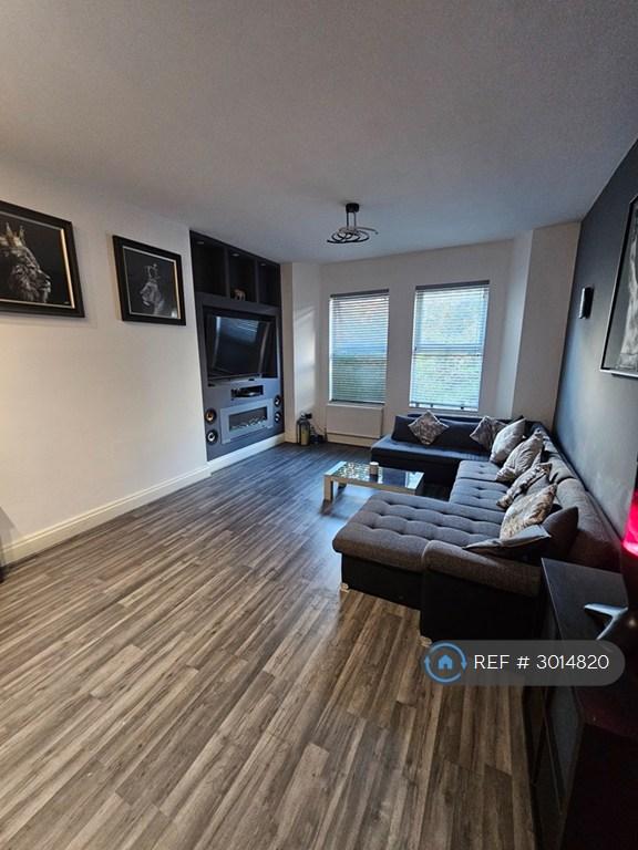 1 bedroom flat in Egerton Park, Birkenhead, CH42 (1 bed) (#3014820)