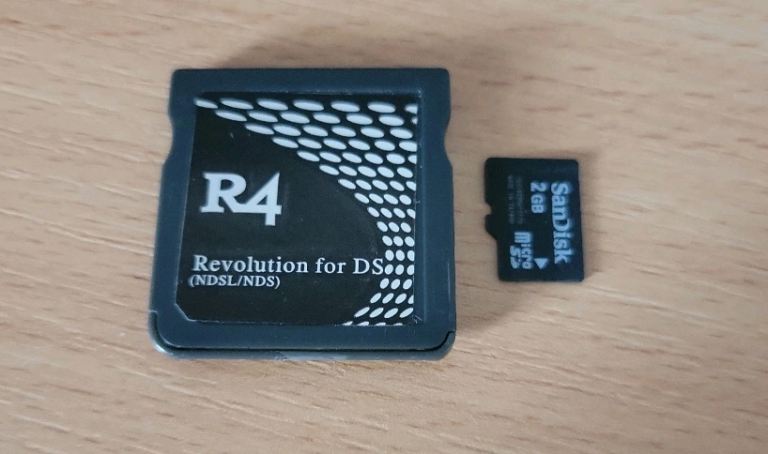 R4 Nintendo DS card 