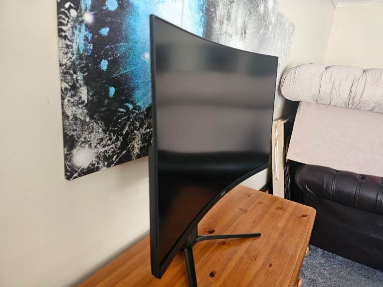 MSI Optix MAG322CQR Curved Gaming Monitor