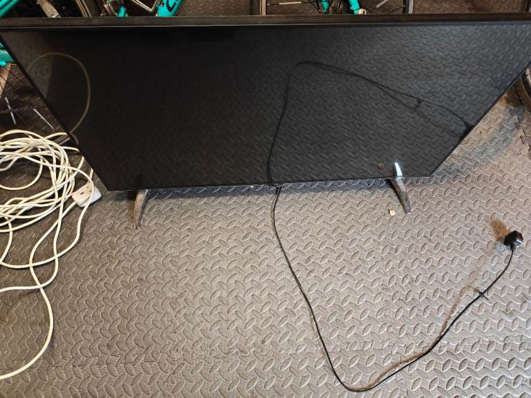 Television 43 "