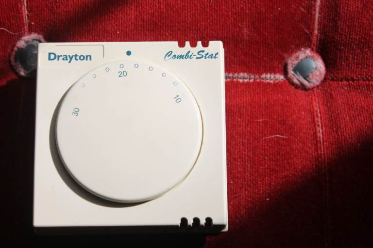 Gas central heating boiler thermostat