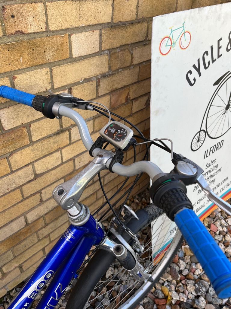 Trek Navigator 300 LADIES/GIRLS Mountain Bike *FULLY SERVICED* Small size 26"