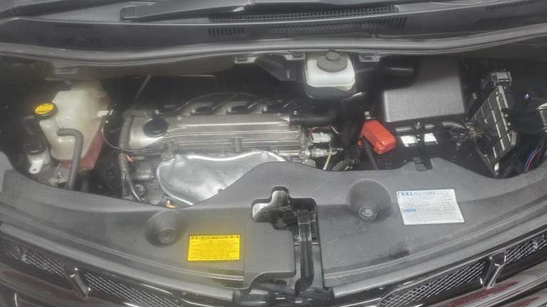 Toyota Alphard 2.4 black automatic 8 seater sunroofs fresh japanese import 2010