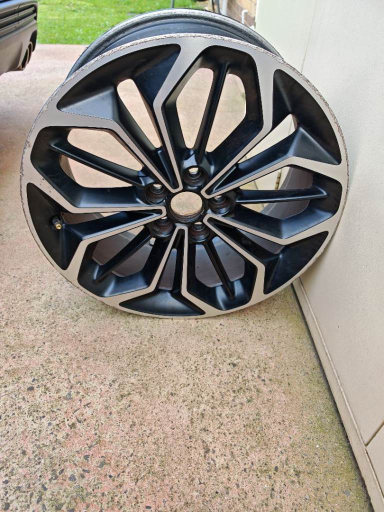 Focus MK4 alloy wheel