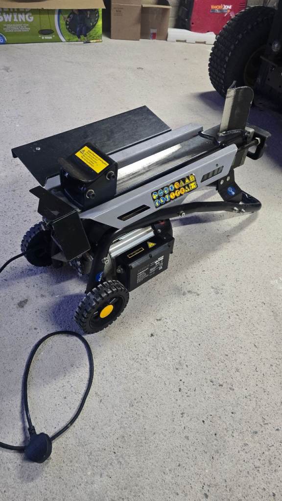 Electric log splitter