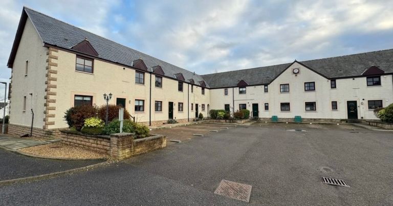 3 bed flat for rent 