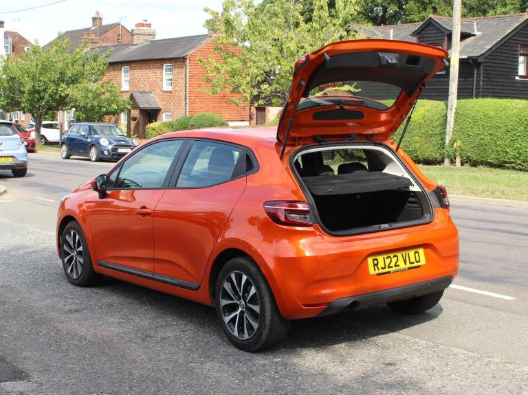 2022 Renault Clio 1.0 TCe Iconic Edition Hatchback 5dr Petrol Manual Euro 6