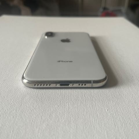 iPhone XS 64gb Unlocked iOS 16.1.1 | in Newham, London | Gumtree