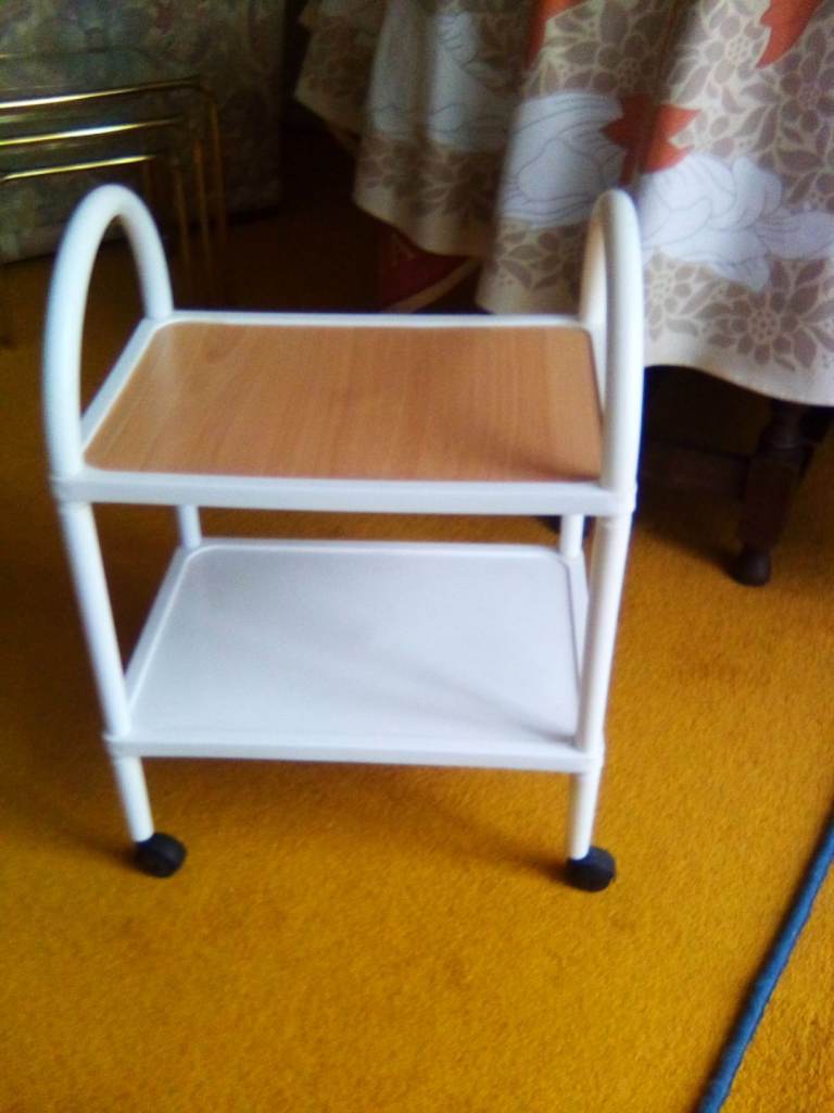 Small tea trolley 