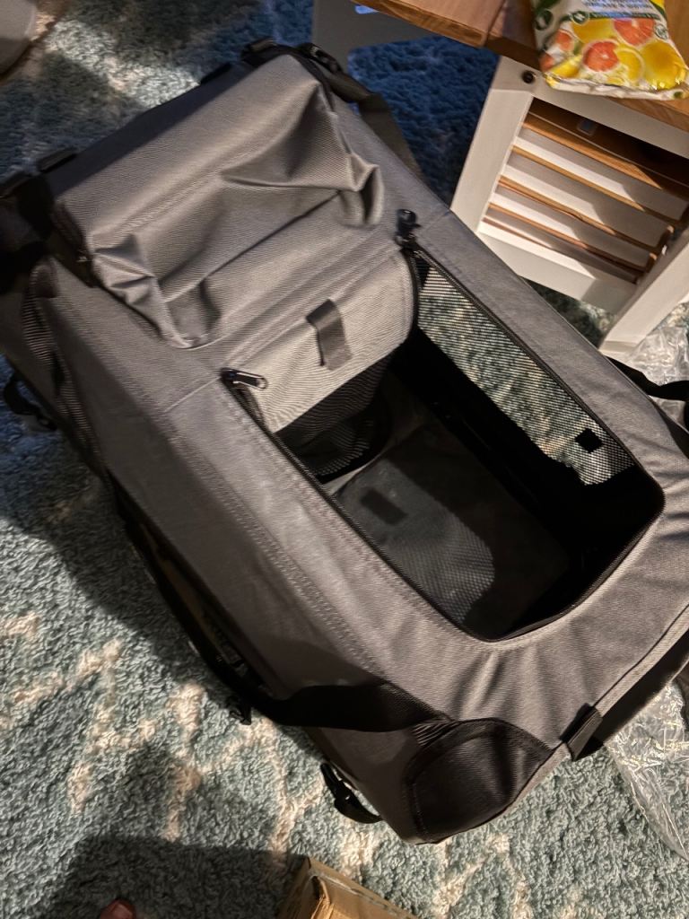 Dog collapsable carrier 