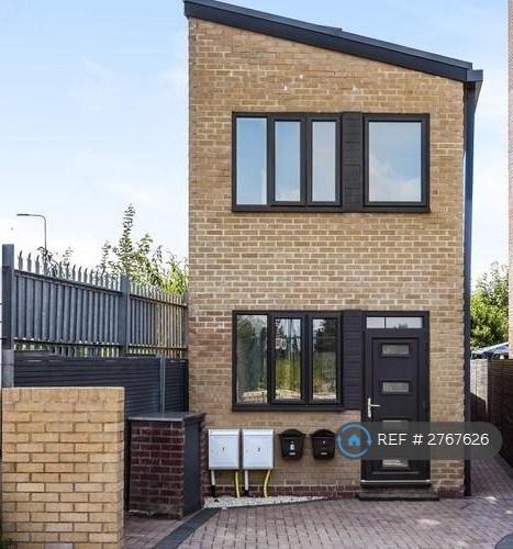 2 bedroom house in Rosebank Way, London, W3 (2 bed) (#2767626)