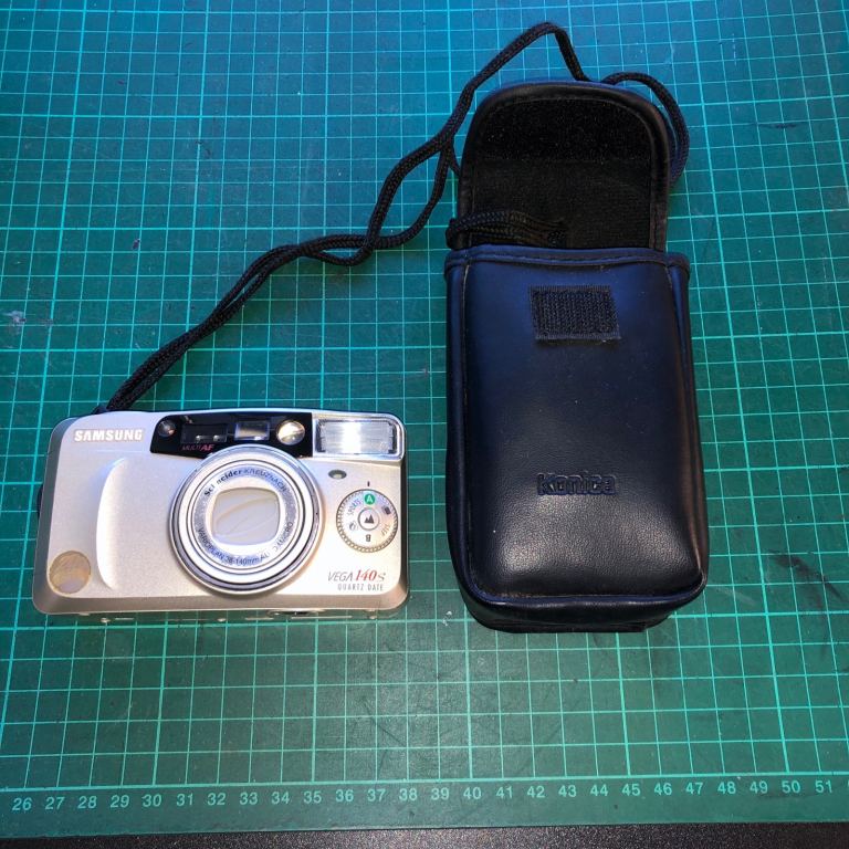 Samsung Vega Camera 140S , Millenium Edition, Quartz date.