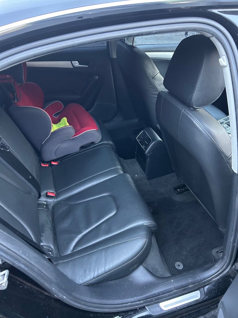 Audi, A4, Saloon, 2012, Manual, 1968 (cc), 4 doors