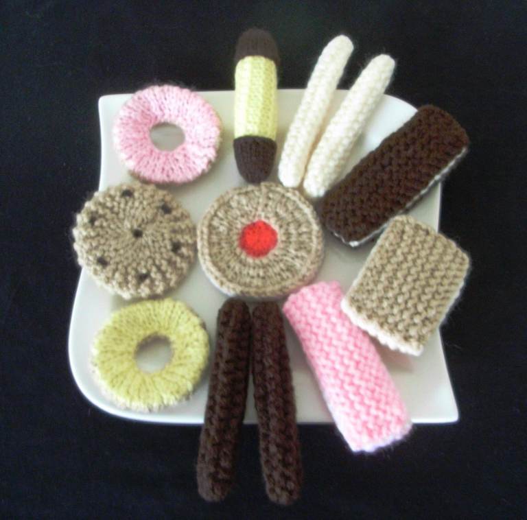 A Selection Of 12 Traditional Hand Knitted Biscuits - Toy Food!