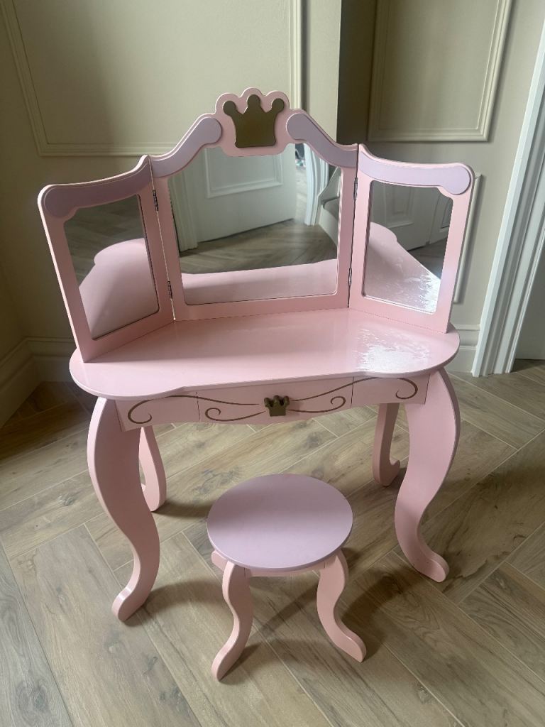 Kids pink vanity table 