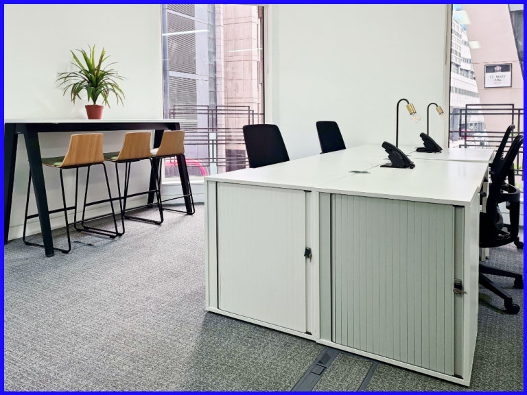 London - EC3A 8AA, Open plan office space for 15 people at Liverpool Street St Mary's Axe