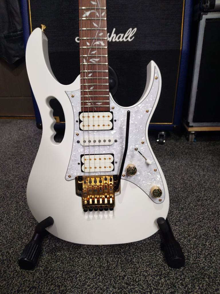 IBANEZ JEM7V WH clone. MINT FULLY SET UP READ SPEC PX FENDER?