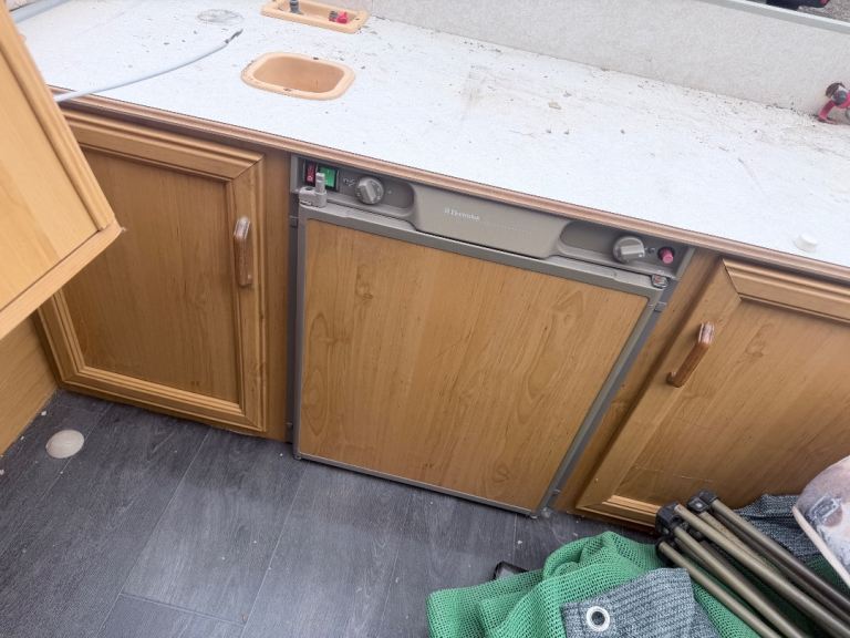 3 way caravan fridge 
