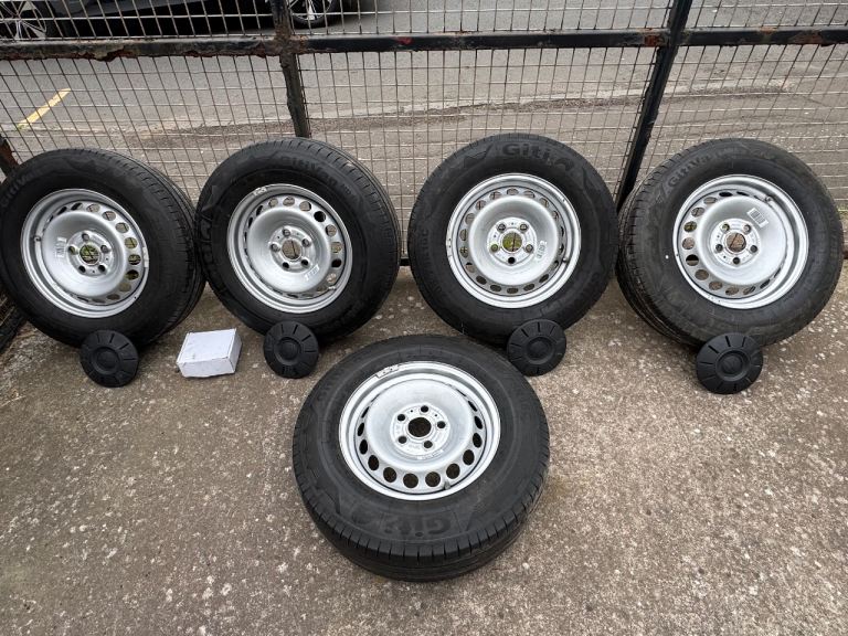 5x like new VW CRAFTER wheels 205/75R 16C