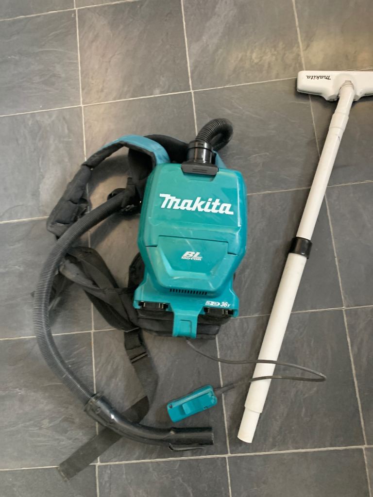 Makita Twin Brushless Backpack Vacuum Cleaner 