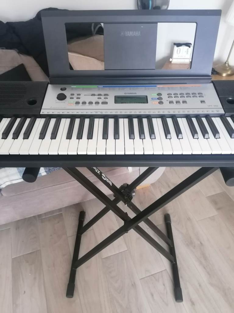 Yamaha YPT-255 Keyboard