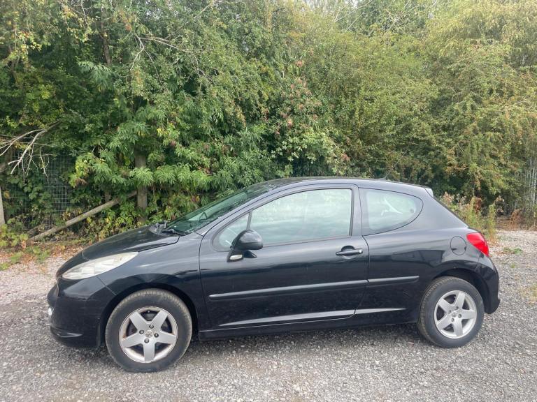 PEUGEOT 207 1.4 VERVE 09 REG BLACK 3 DOOR MOT NOVEMBER 2ND 75859 MILES LOW INSURANCE  45+MPG