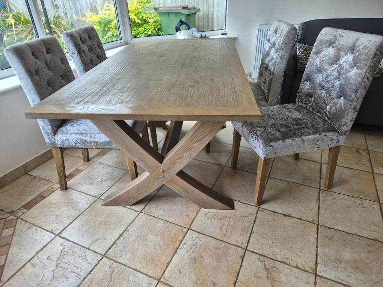 Dining room table and 4 chairs