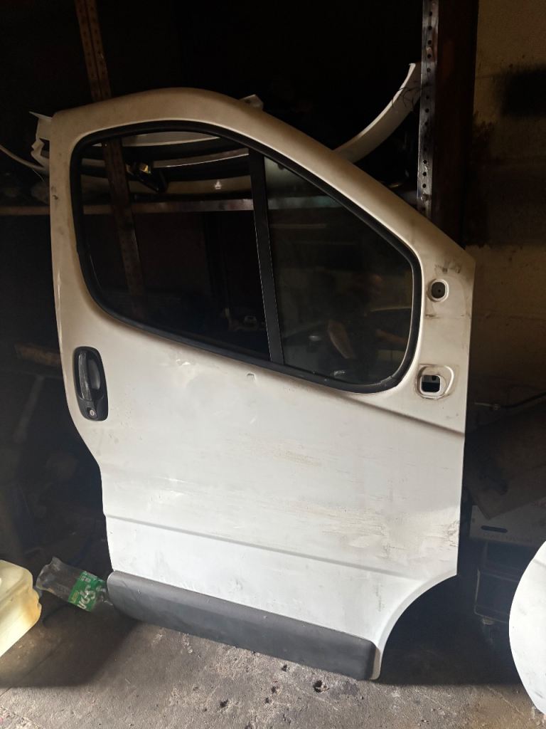 Vauxhall vivaro drivers side door 