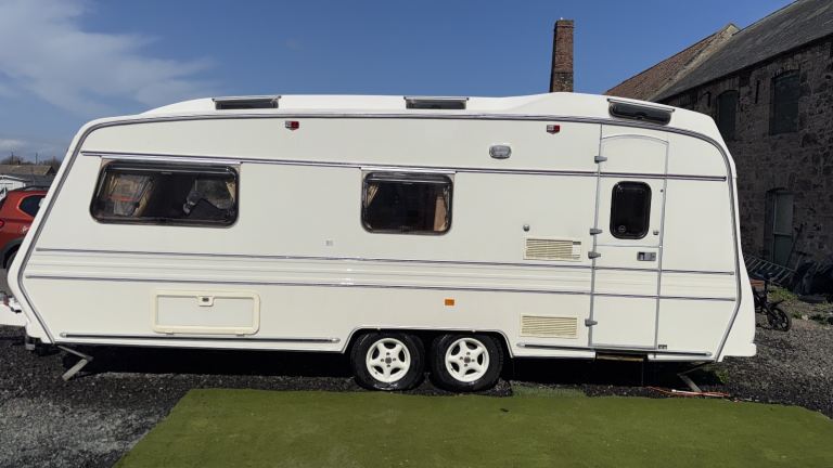 Carlight caravan 