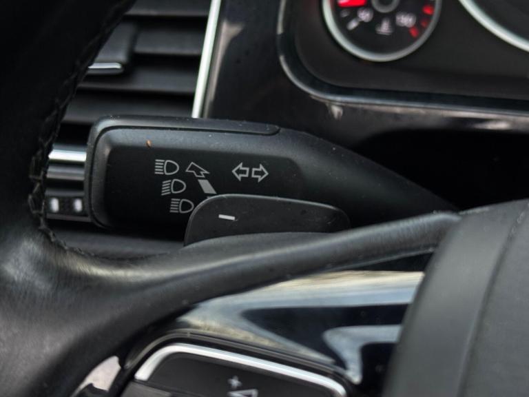 2016 Volkswagen Touareg 3.0 TDI V6 BlueMotion Tech R-Line Tiptronic 4WD Euro 6 (s/s) 5dr ESTATE D...