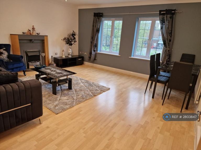 2 bedroom flat in Great Oak Drive, Altrincham, WA15 (2 bed) (#2803847)