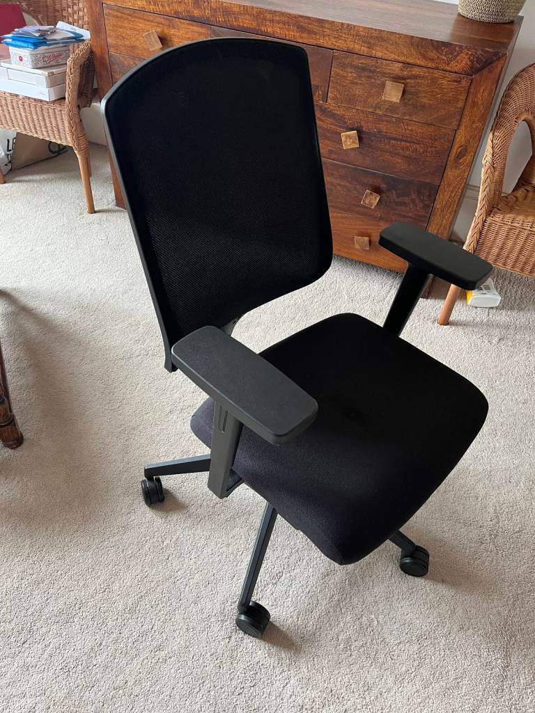 Ergonomic office chair