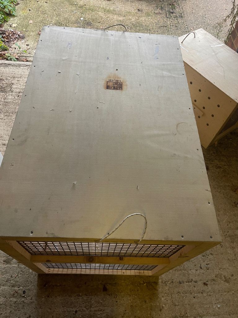 Wooden Pet Travel Crate – Sturdy & Secure (104x82x69) cm