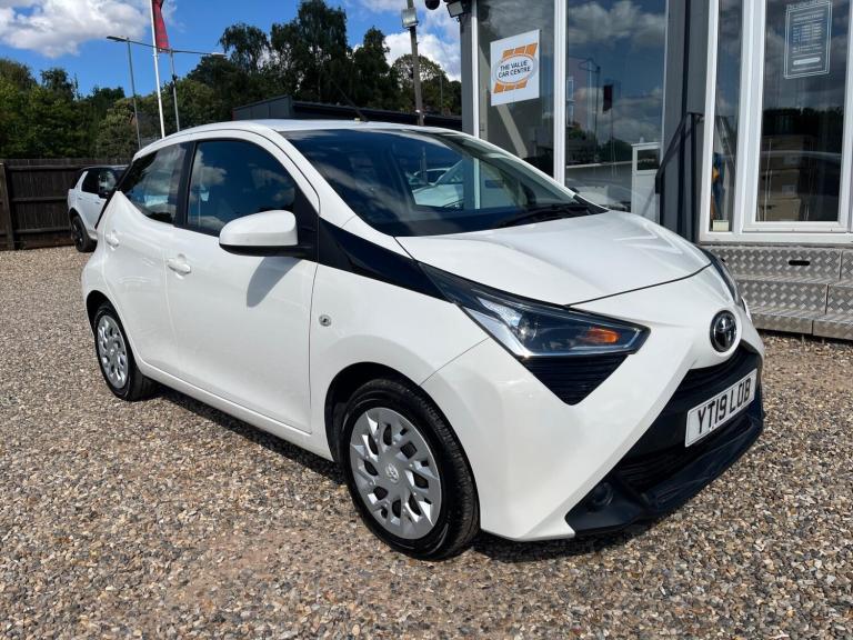 2019 Toyota AYGO 1.0 VVT-i x-play Euro 6 5dr HATCHBACK Petrol Manual