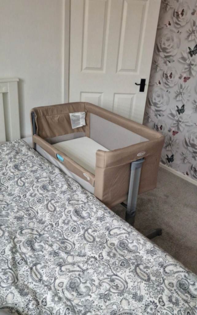 Graco bedside crib baby cot